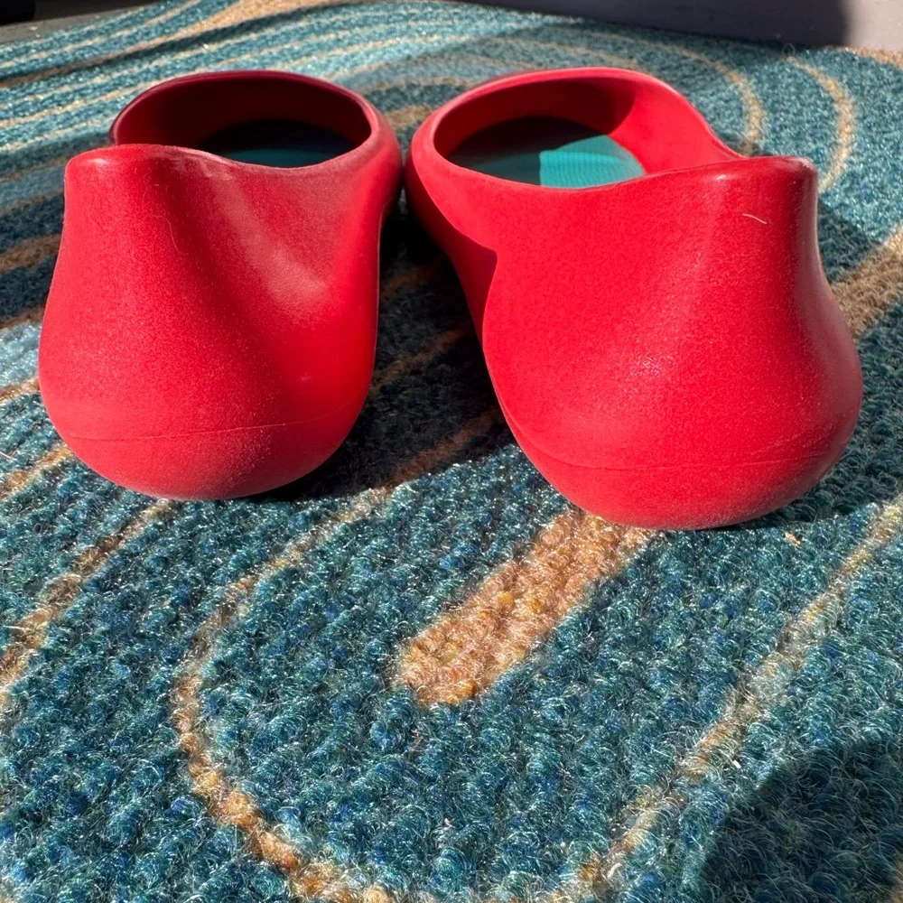 OKA b. Women's Vibrant Red Flats size 7 - Picture 5 of 5